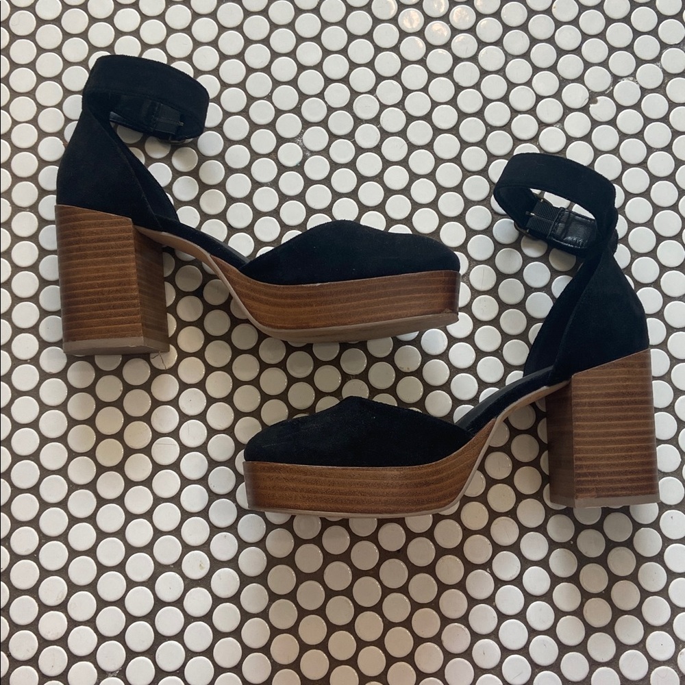 Cushionaire tanner stacked wooden heel Mary Jane’s